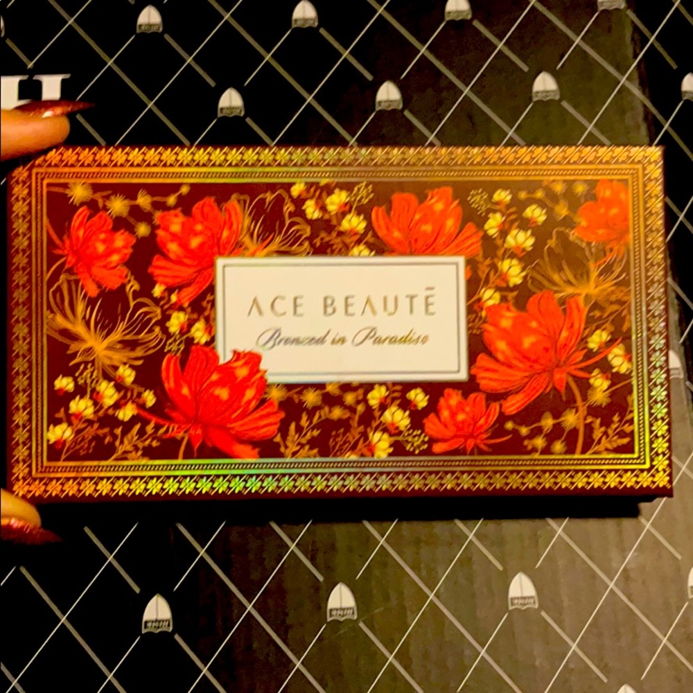 Ace Beaute bronzed in paradise